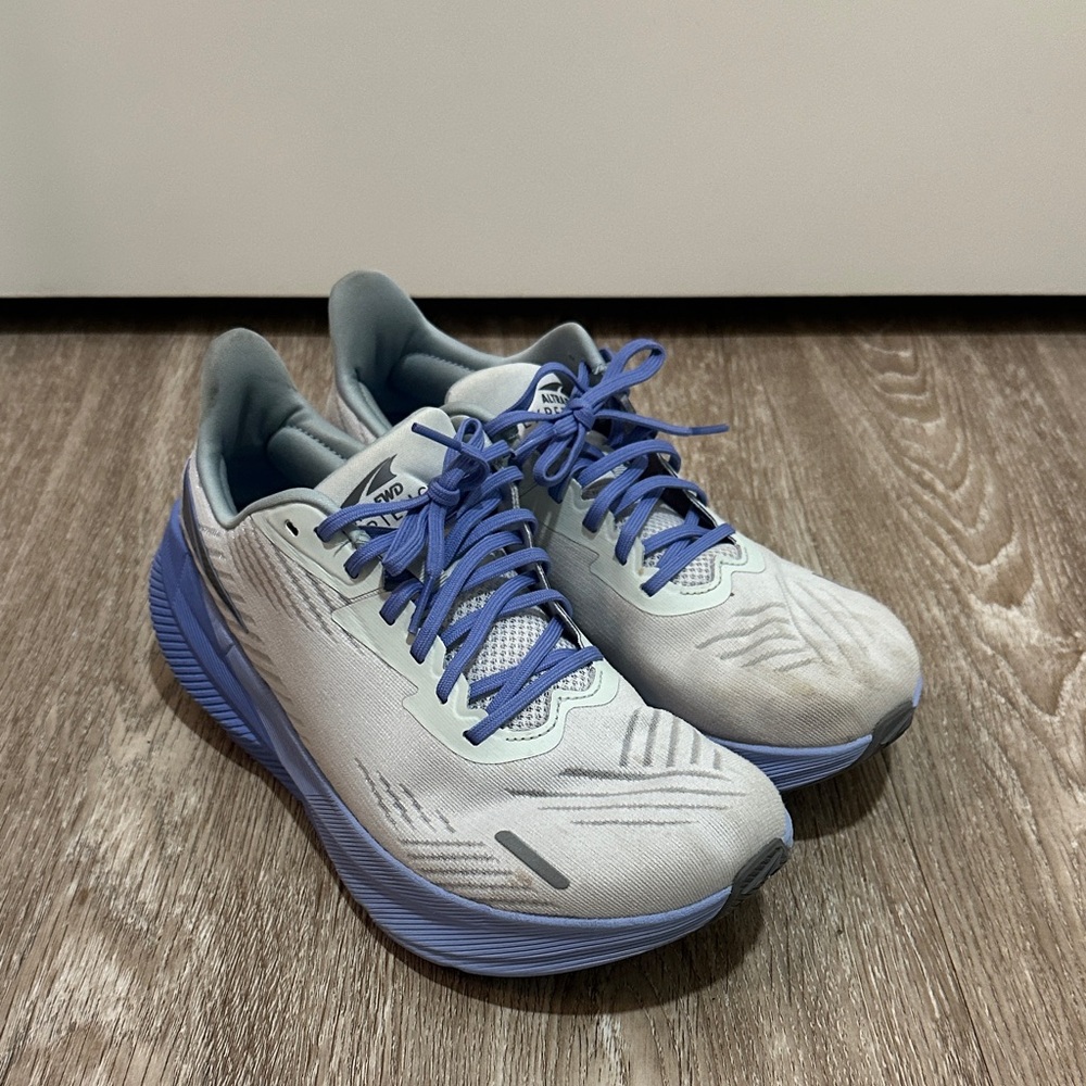 ALTRA FWD Experience grey/purple size 10.5
